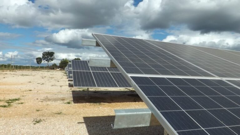 Minas Gerais consolida liderança em energia solar com novo marco de 8 GW